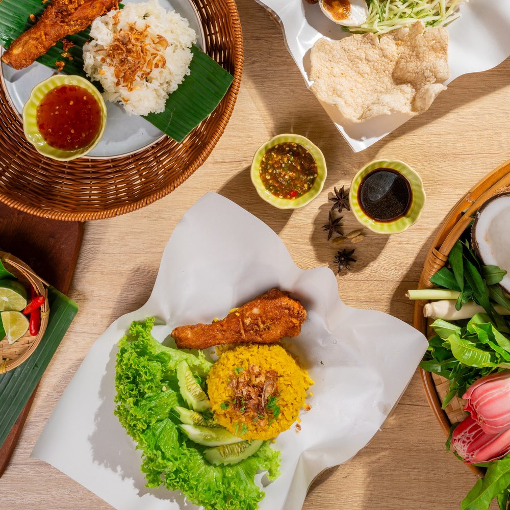 Khao Mok Gai, Thai chicken biryani, with sweet-sour dip